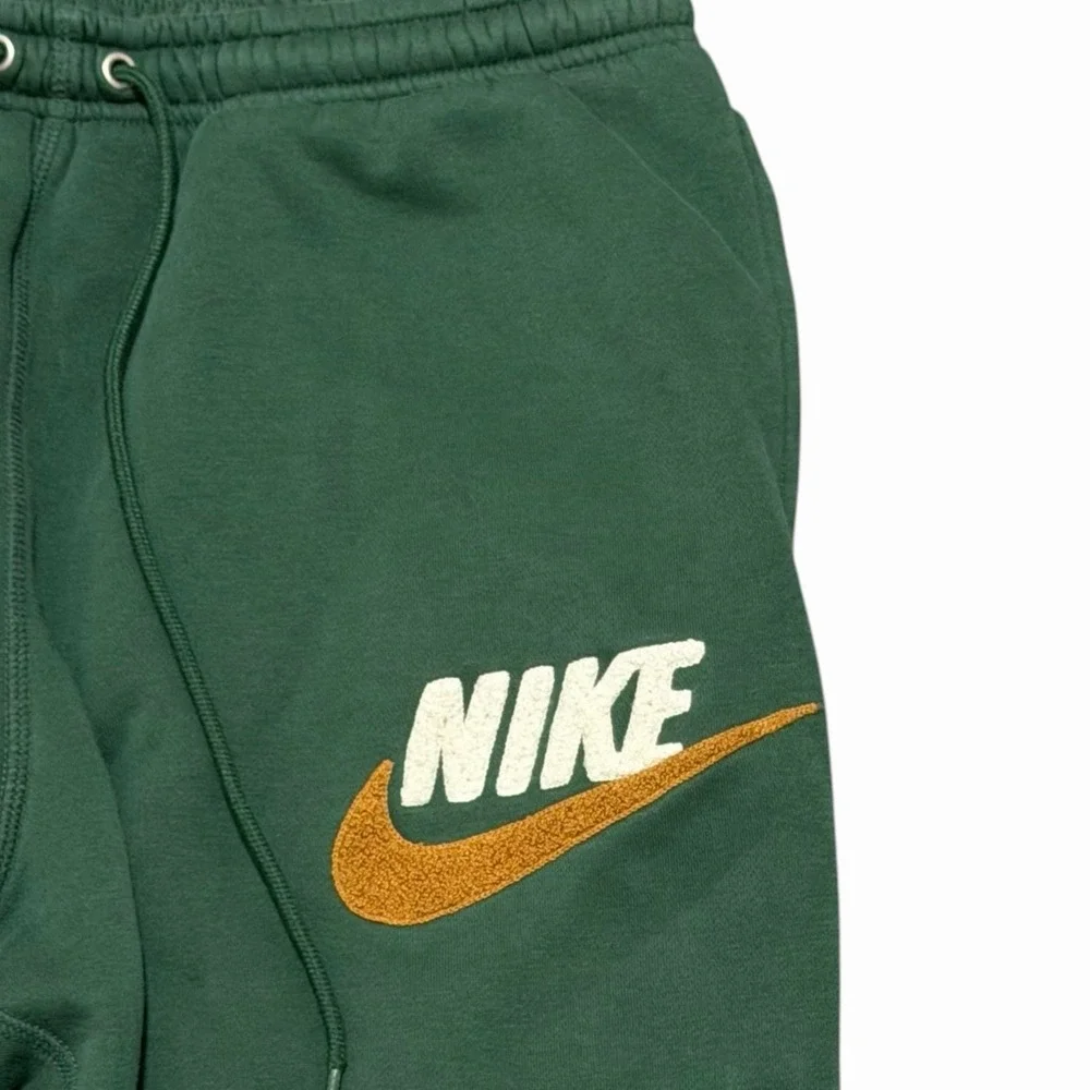 Nike Club Fleece Men's Fleece Joggers Fir/Fir FN3094-323 Size L Chenille Logo - Picture 6 of 8